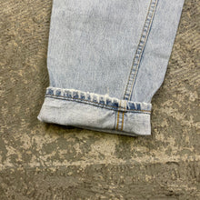 Load image into Gallery viewer, Levi&#39;s Light Wash Denim
