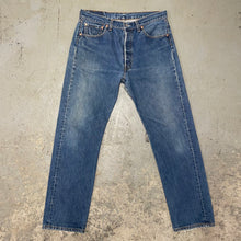 Load image into Gallery viewer, Vintage Levi’s Denim Jeans
